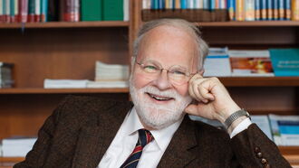 Portrait: Manfred Luetz